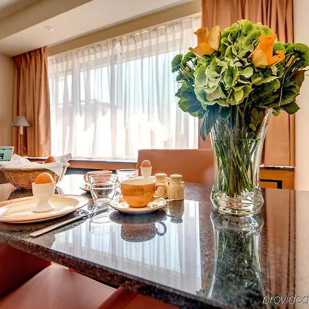 Aparthotel Arass & Business Flats 3*